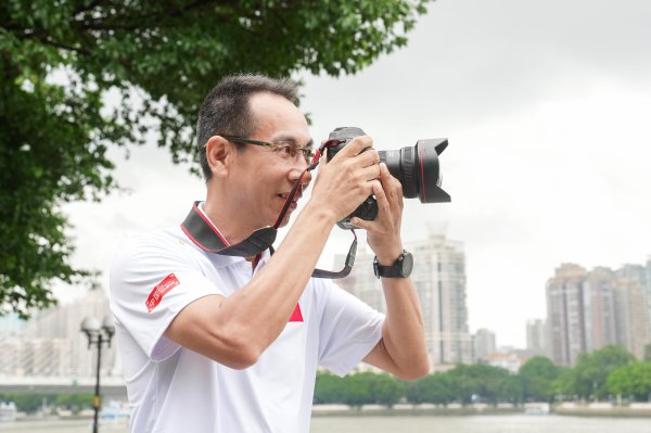 融易盈 摄影发烧友陈健明: 市中心拍鸟成常态, 镜头里的羊城越来越靓