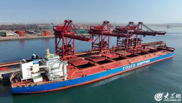 宏泰配资 精准服务！董家口边检站助力于青岛港再添“新货种”