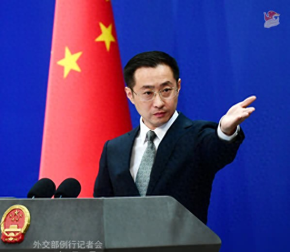 通盈配资 外交部评石平: 数典忘祖, 出卖良知, 勾连反华势力, 挑衅滋事